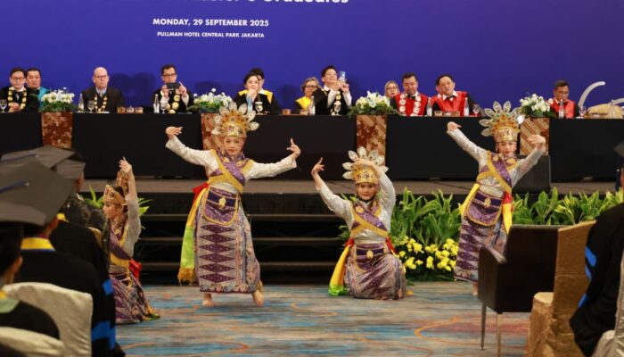 Wabup Tangerang Intan Hadiri Wisuda SGU dan Dies Natalis ke-25