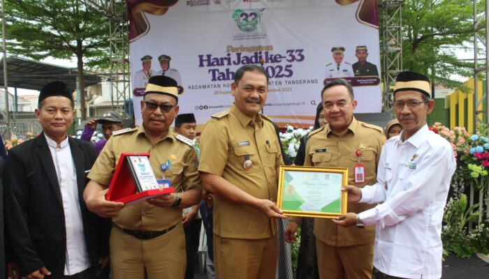 Sekda Soma Hadiri HUT ke-33 Kecamatan Kosambi