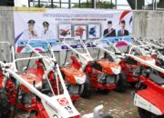 Pemkab Tangerang Serahkan 37 Unit Alsintan untuk Dukung Produktivitas Petani