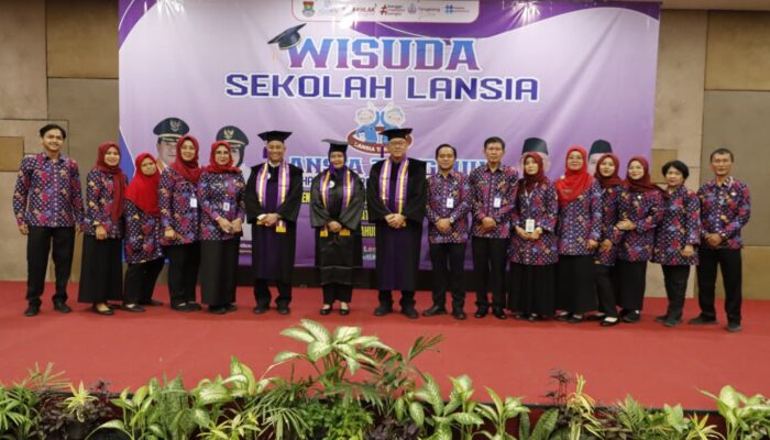 Ratusan Lansia di Tangerang Diwisuda, Bukti Usia Bukan Hambatan untuk Terus Belajar