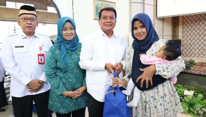 Bupati Tangerang Salurkan Bantuan untuk Keluarga Berisiko Stunting, Tekankan Komitmen Percepatan Penurunan Kasus