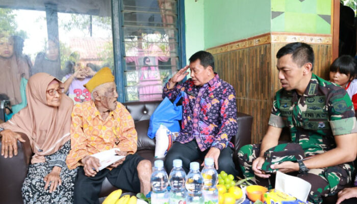 Bupati Tangerang Maesyal Rasyid Silaturahmi ke Veteran Perang H. Assam Jelang Hari Pahlawan