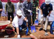 Peletakan Batu Pertama Koperasi Kelurahan Merah Putih Pakansari, Bupati Bogor dan Menkop UKM Sepakati Penguatan Ekonomi Kerakyatan