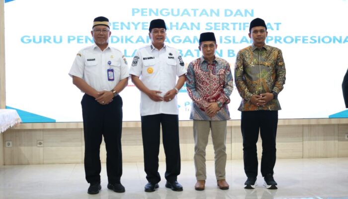 Bupati Tangerang Serahkan Sertifikat Guru PAI Profesional Batch 1 Tahun 2025