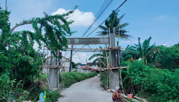 Pembangunan Gapura Tanpa Papan Informasi, Diduga Proyek Siluman di Desa Bojong Kamal