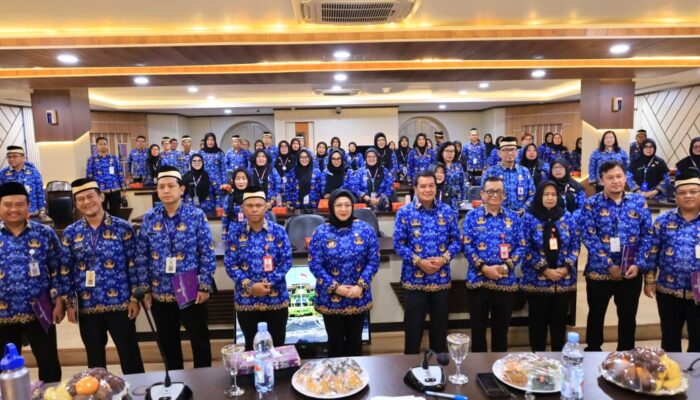 Bupati Tangerang Serahkan SK Pengangkatan 10 Kepala UPTD Puskesmas