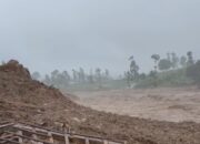 Longsor Terjang Pasirlangu KBB, 8 Warga Tewas, Puluhan Rumah Tertimbun
