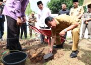 Bupati Tangerang Letakkan Batu Pertama Musala SMK Satya Muda Gemilang, Dorong Pendidikan Gratis dan Berkualitas