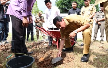 Bupati Tangerang Letakkan Batu Pertama Musala SMK Satya Muda Gemilang, Dorong Pendidikan Gratis dan Berkualitas