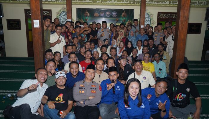 Polresta Tangerang dan Insan Pers Gelar Ramadan Berbagi, Bagikan Takjil dan Sembako untuk Petugas Kebersihan