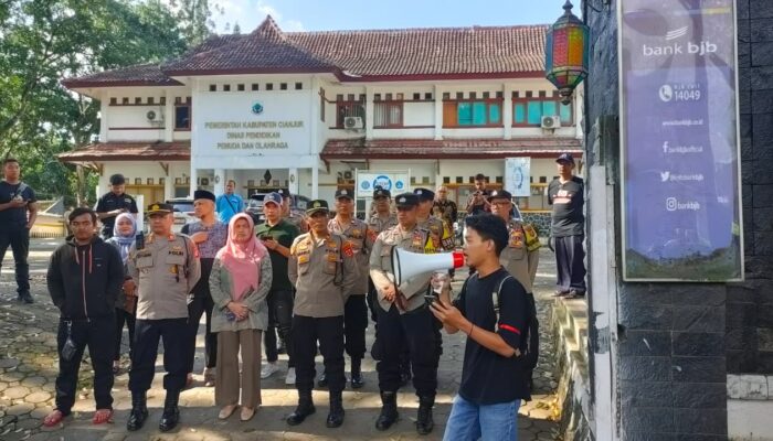 Desak Transparansi Tunjangan Guru, Barisan Rakyat Lawan Ketidakadilan Gelar Aksi di Disdikpora Cianjur