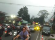 Kemacetan Parah Pasar Cipanas Cianjur Saat Arus Balik Libur Panjang, Polisi Terapkan Rekayasa Lalu Lintas