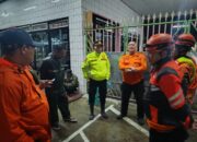 Pengendara Motor Diduga Terseret Arus di Kali Cipendawa Cianjur, Pencarian Dilanjutkan Senin Pagi