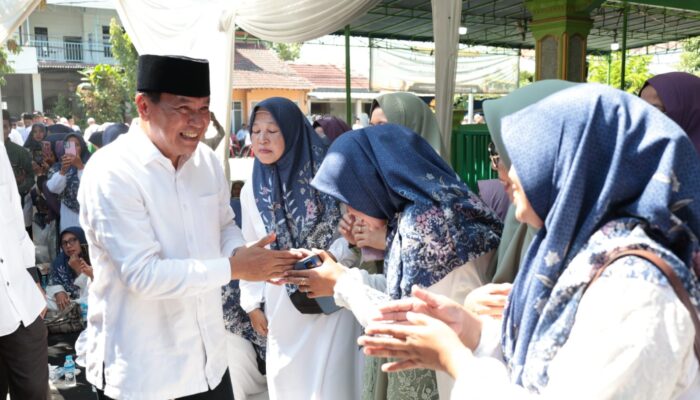 Bupati Tangerang Halalbihalal di Pasar Kemis, Warga Sampaikan Aspirasi Soal Jalan hingga Banjir