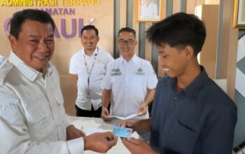 Bupati Tangerang Sidak Layanan KTP di Cisauk, Warga Akui Proses Cuma 30 Menit 3 IMG 20260408 WA0032 1