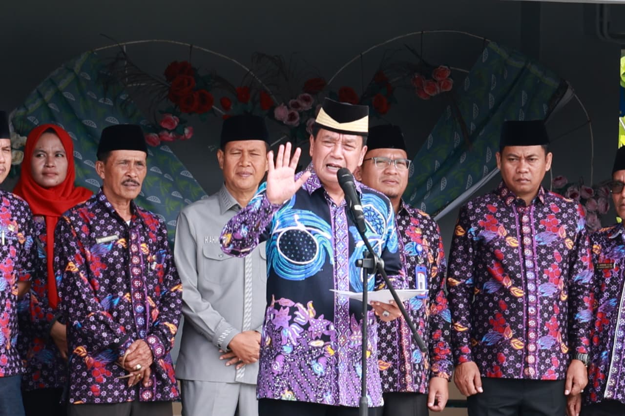 Bupati Tangerang Serahkan 3 Traktor Bantuan Presiden Prabowo untuk Petani Sepatan Timur 2 IMG 20260409 WA0059