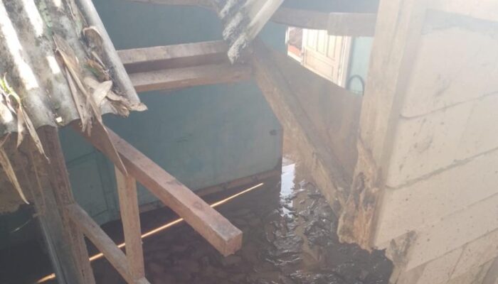 Hujan 30 Menit Picu Longsor di Cipanas Cianjur, Rumah Warga Jebol