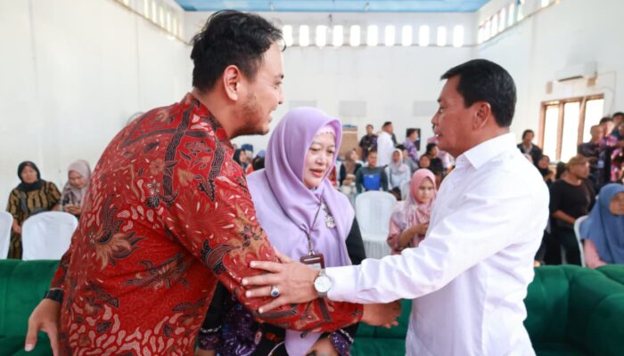 Bupati Tangerang Bagikan 50 Gerobak UMKM dan Kompor Gas untuk Warga Pakuhaji, Teluknaga, dan Kosambi