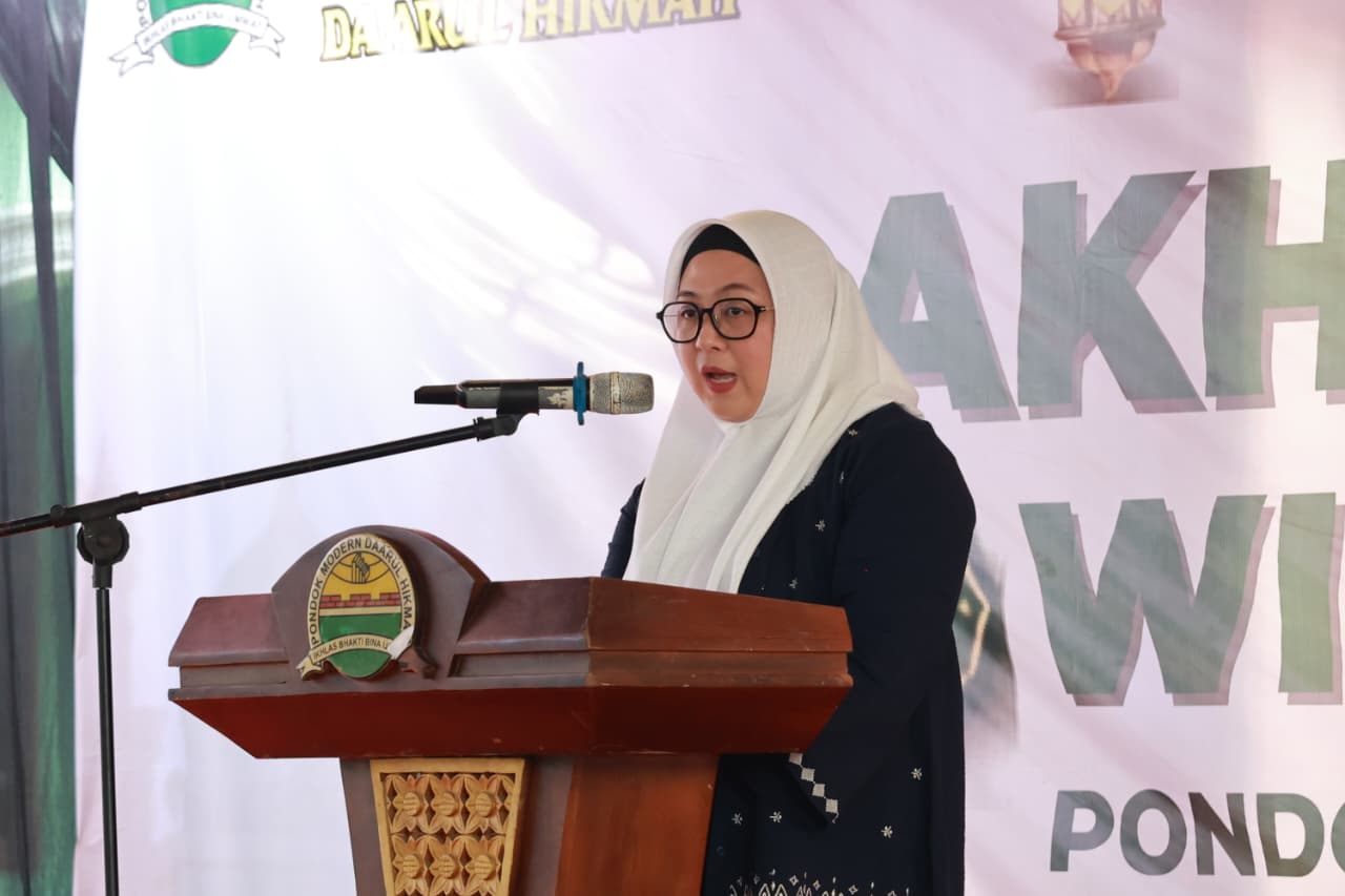 Wabup Tangerang Hadiri Wisuda Tahfidz Daarul Hikmah Sukadiri, Dorong Santri Raih Beasiswa hingga Kuliah ke Mesir 2 IMG 20260621 WA0034