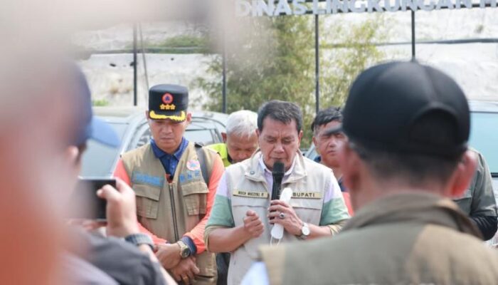 Bupati Tangerang Pimpin Doa Bersama di TPA Jatiwaringin, Harapkan Hujan Percepat Pemadaman