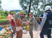 Satpol PP Jabar Tertibkan Pedagang di Jalur Subang-Bandung, Lima Bangunan Liar Disegel