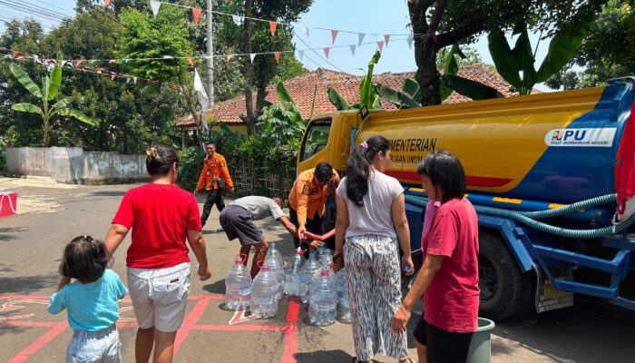 Kekeringan Meluas ke 33 Kecamatan, BPBD Bogor Salurkan 4,8 Juta Liter Air Bersih